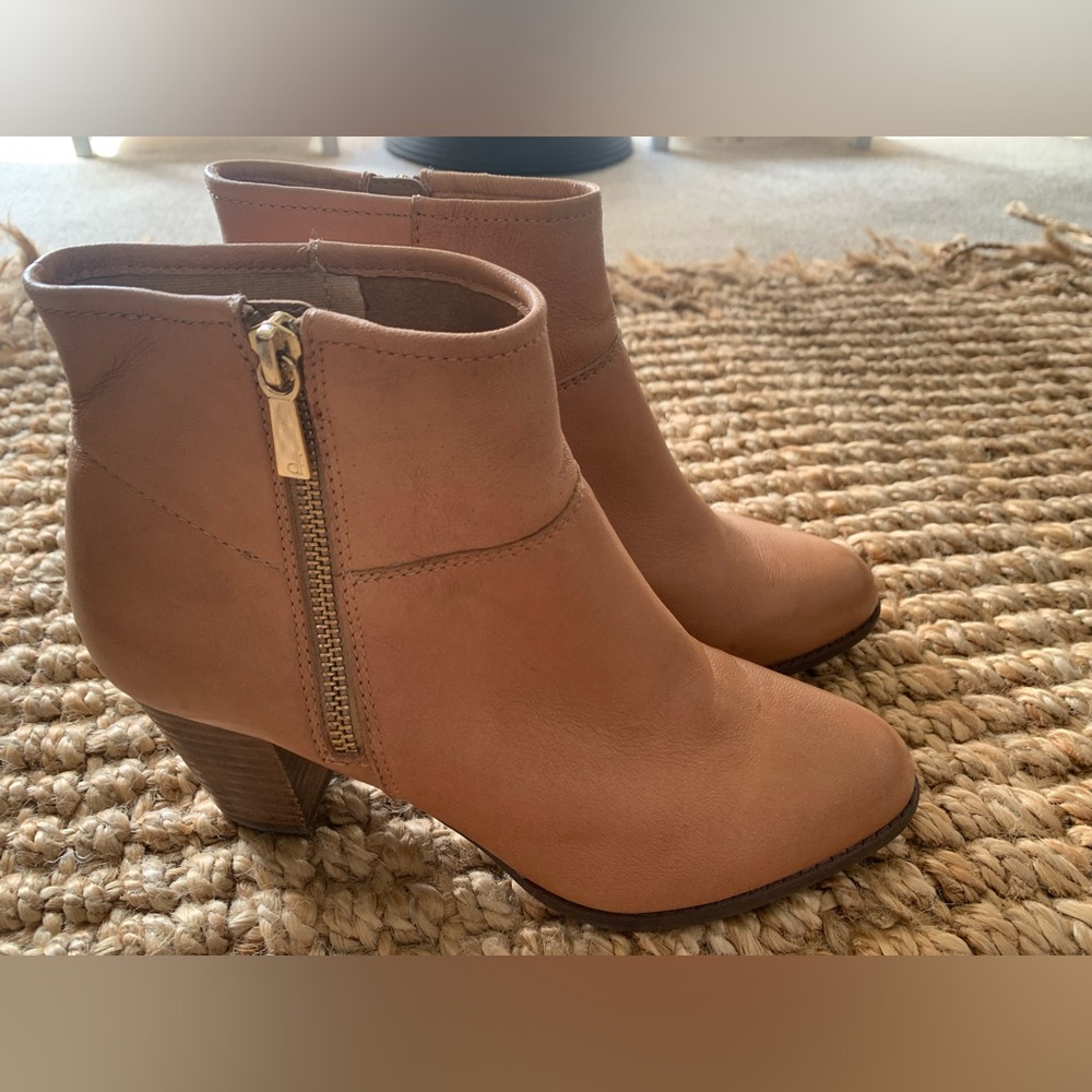 DIANA FERRARI Camel Ankle Heeled Boots